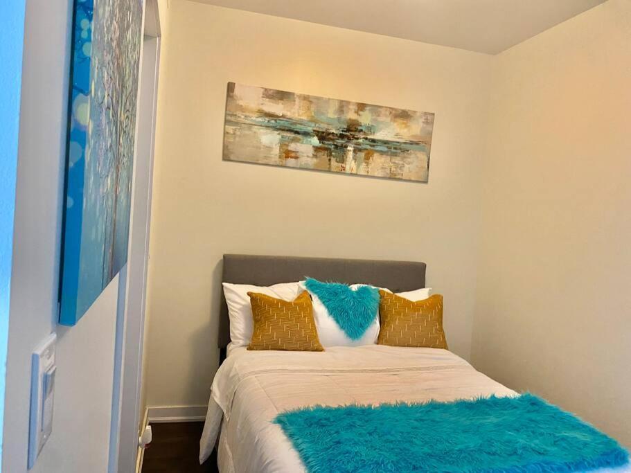 Cozy 2 Bedroom Free Parking Downtown Toronto 1Min Scotiabank Arena Tff Cn Tower Rogers Centre Union Station Exterior photo