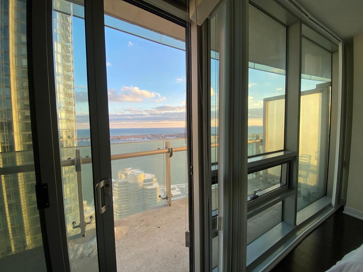 Cozy 2 Bedroom Free Parking Downtown Toronto 1Min Scotiabank Arena Tff Cn Tower Rogers Centre Union Station Exterior photo