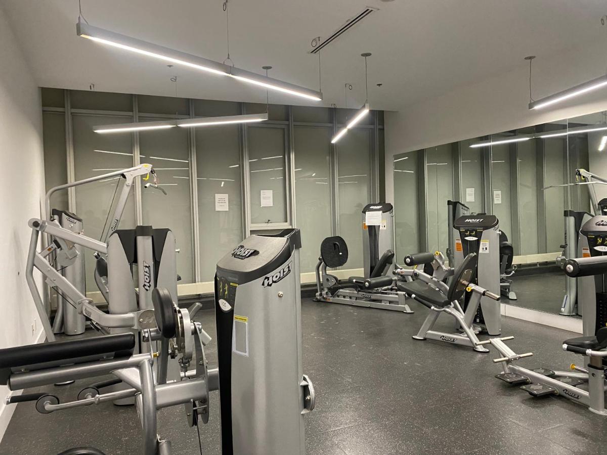 Cozy 2 Bedroom Free Parking Downtown Toronto 1Min Scotiabank Arena Tff Cn Tower Rogers Centre Union Station Exterior photo