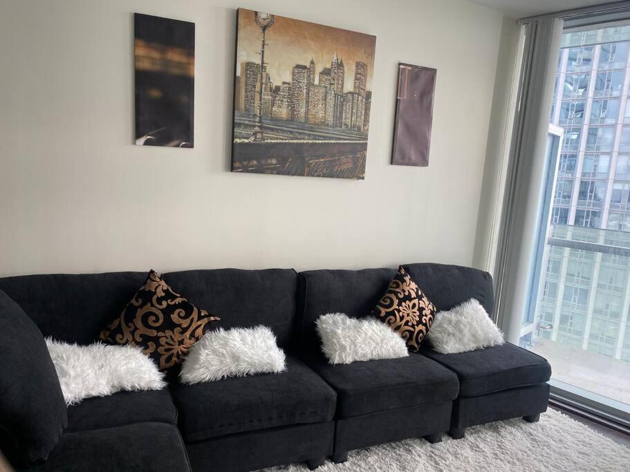 Cozy 2 Bedroom Free Parking Downtown Toronto 1Min Scotiabank Arena Tff Cn Tower Rogers Centre Union Station Exterior photo