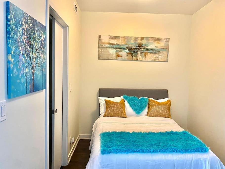 Cozy 2 Bedroom Free Parking Downtown Toronto 1Min Scotiabank Arena Tff Cn Tower Rogers Centre Union Station Exterior photo