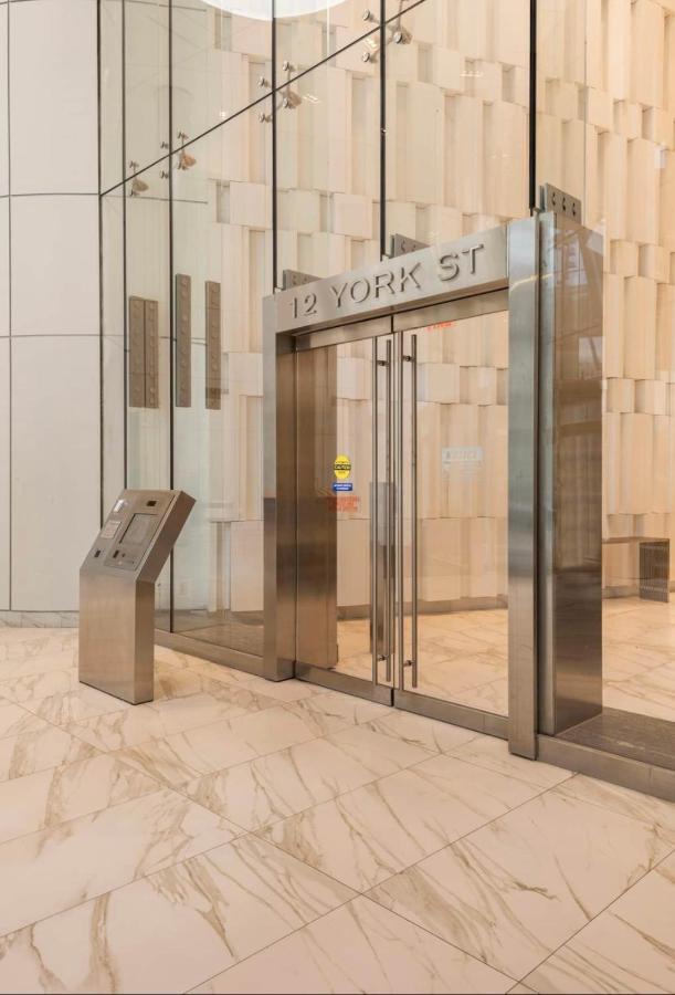 Cozy 2 Bedroom Free Parking Downtown Toronto 1Min Scotiabank Arena Tff Cn Tower Rogers Centre Union Station Exterior photo