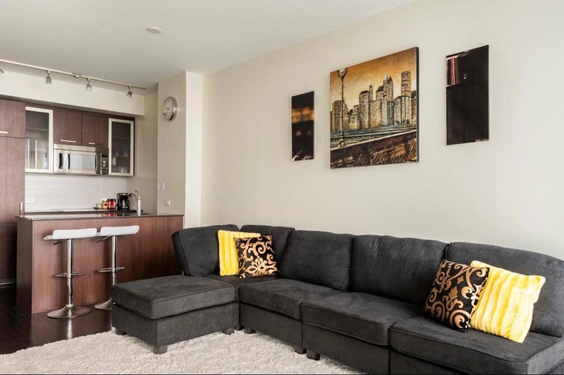 Cozy 2 Bedroom Free Parking Downtown Toronto 1Min Scotiabank Arena Tff Cn Tower Rogers Centre Union Station Exterior photo