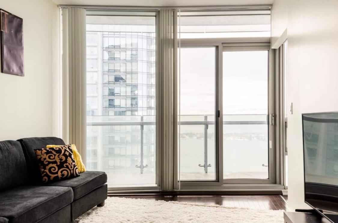 Cozy 2 Bedroom Free Parking Downtown Toronto 1Min Scotiabank Arena Tff Cn Tower Rogers Centre Union Station Exterior photo