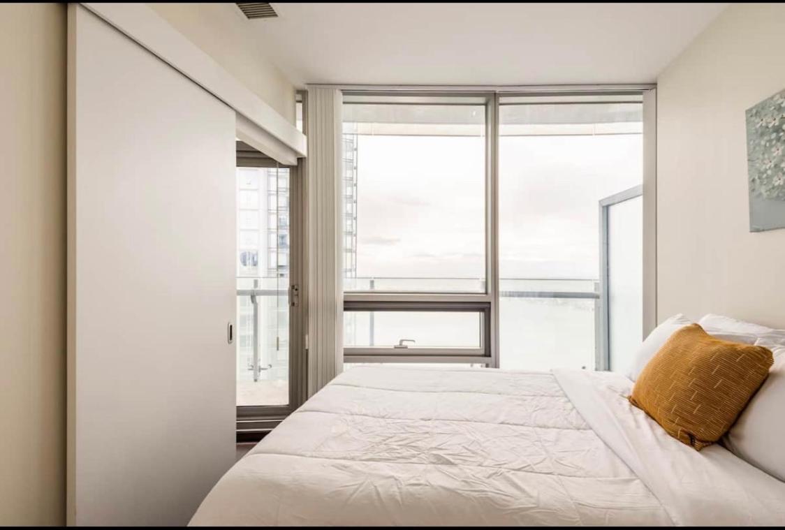 Cozy 2 Bedroom Free Parking Downtown Toronto 1Min Scotiabank Arena Tff Cn Tower Rogers Centre Union Station Exterior photo